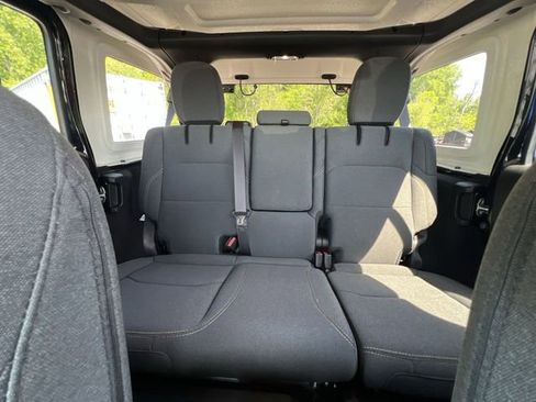 Used 2025 Jeep Wrangler Unlimited Sahara w/ Safety Group AWD/4WD image 14
