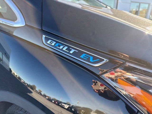 Used 2020 Chevrolet Bolt Premier w/ Infotainment Package FWD image 10
