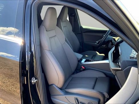 Used 2025 Audi Q5 Premium Plus w/ Premium Plus AWD/4WD image 7