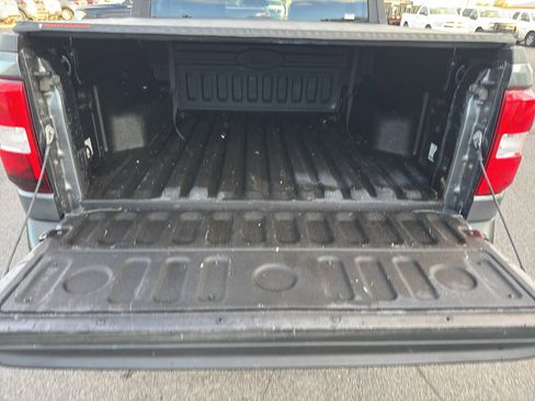 Used 2023 Ford Maverick XLT image 7