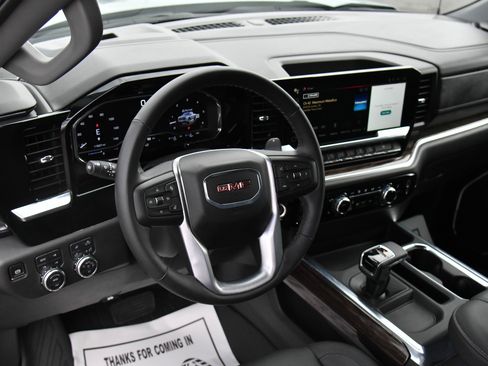 Used 2025 GMC Sierra 1500 Elevation w/ Elevation Premium Package image 18