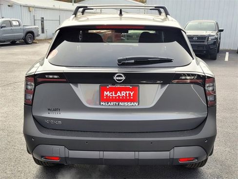 New 2026 Nissan Kicks SV image 8