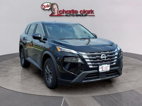 Used 2025 Nissan Rogue S FWD image 7
