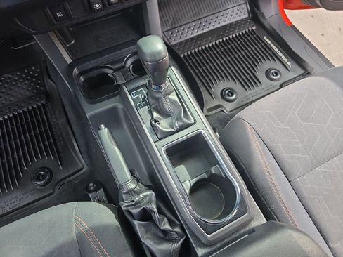Used 2018 Toyota Tacoma TRD Sport AWD/4WD image 27