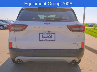 New 2025 Ford Escape SE