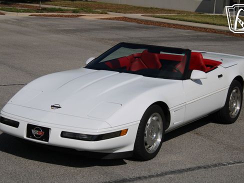 Used 1995 Chevrolet Corvette Convertible RWD image 4