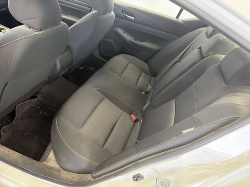 Used 2022 Nissan Altima 2.5 S FWD image 13