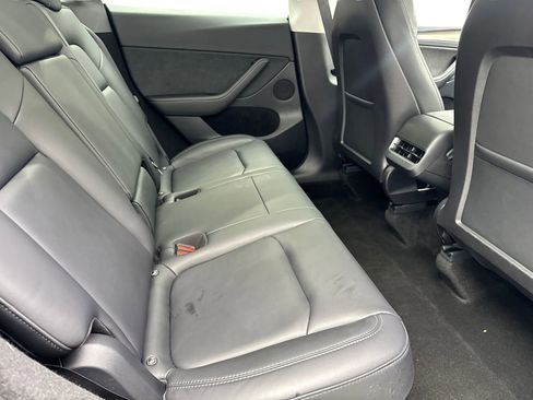 Used 2024 Tesla Model Y Long Range AWD/4WD image 39