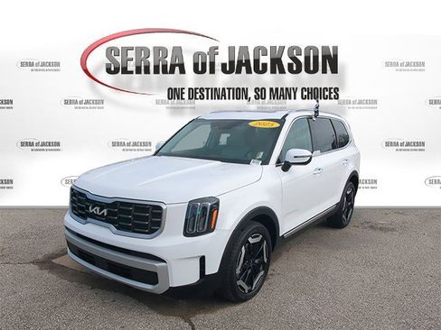 Certified 2025 Kia Telluride S image 4