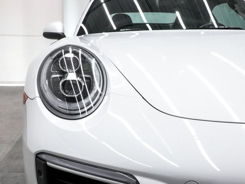 Used 2019 Porsche 911 Carrera image 39