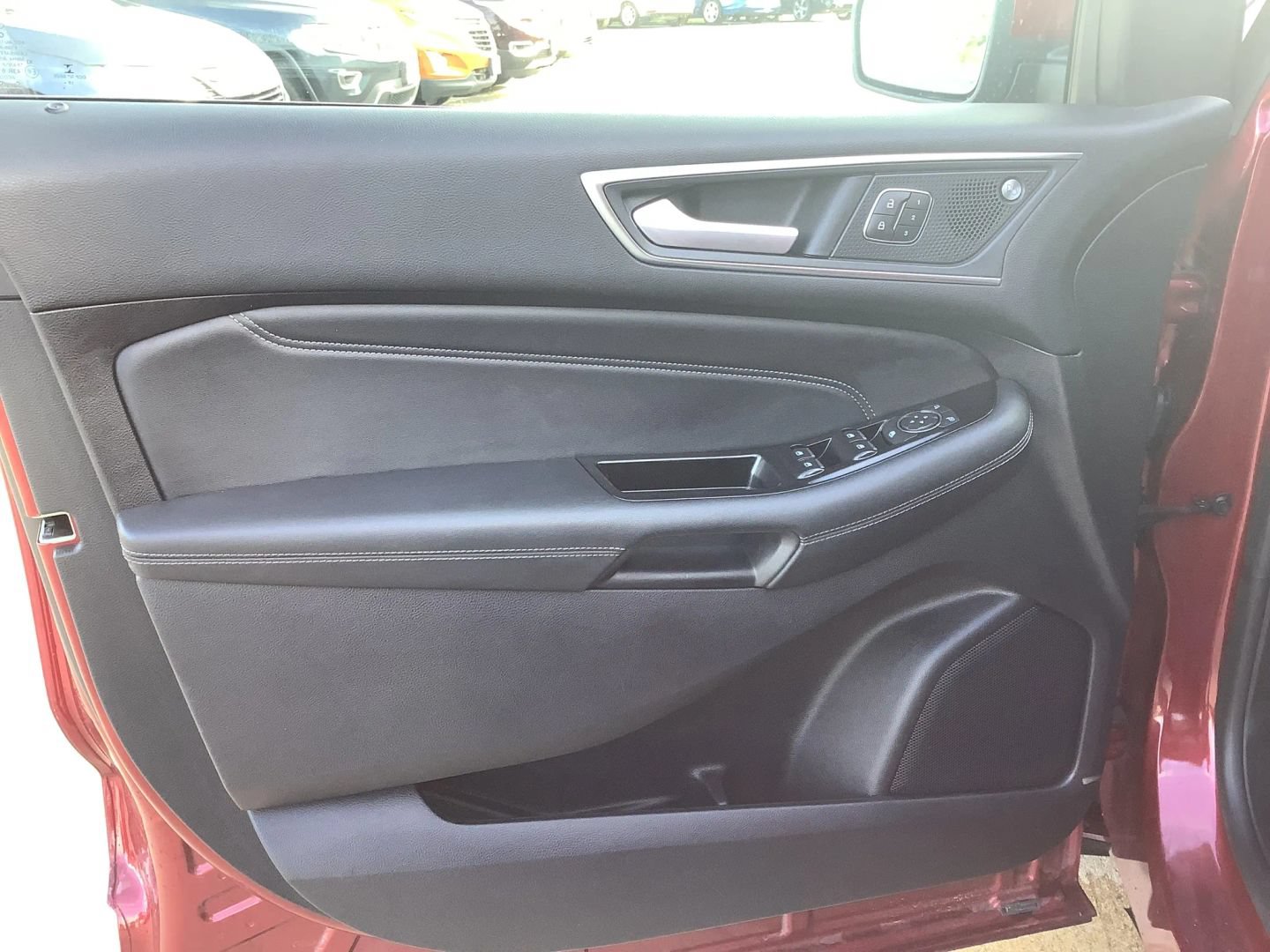 Used 2019 Ford Edge Titanium w/ Equipment Group 301A AWD/4WD image 27