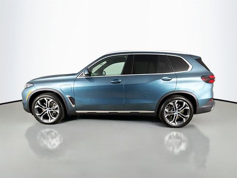 Used 2025 BMW X5 xDrive50e w/ Parking Assistance Package image 4