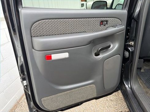 Used 2003 Chevrolet Avalanche 4x4 w/ Suspension Package, Off-Road image 26