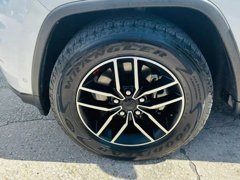 Used 2021 Jeep Grand Cherokee Trailhawk w/ Trailhawk Luxury Group AWD/4WD image 21