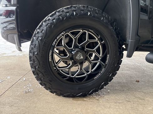 Used 2023 Chevrolet Silverado 2500 LTZ w/ LTZ Plus Package image 45