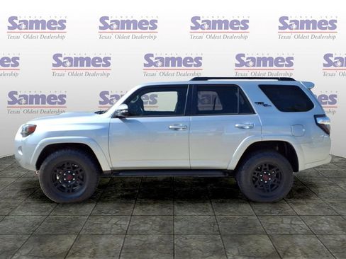 Used 2024 Toyota 4Runner TRD Off-Road Premium AWD/4WD image 4