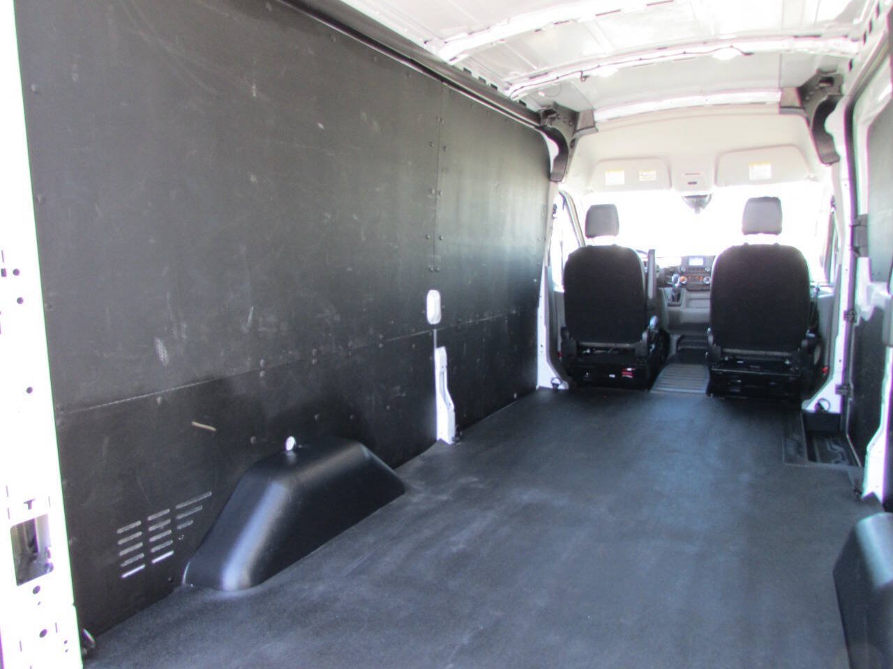 Used 2025 Ford Transit 250 148 Medium Roof w/ Load Area Protection Package RWD image 26