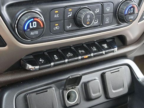 Used 2016 GMC Sierra 3500 Denali w/ Duramax Plus Package AWD/4WD image 27