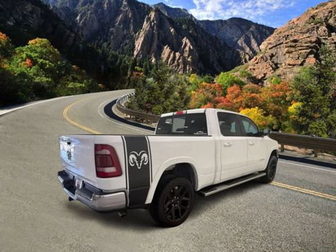 Used 2022 RAM 1500 Laramie AWD/4WD image 6