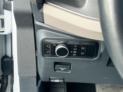 Used 2024 Ford Bronco Wildtrak image 10