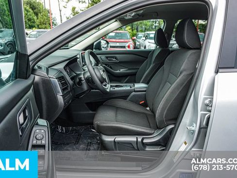 Used 2024 Nissan Rogue S FWD image 19