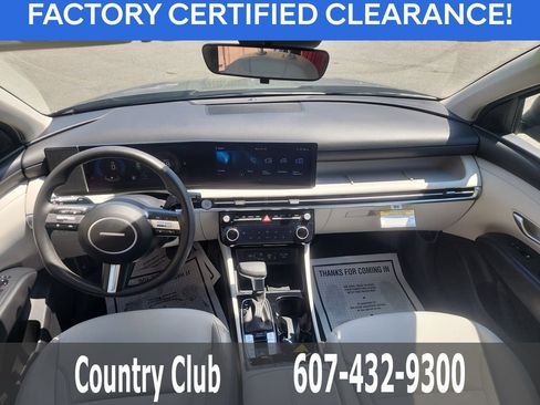 Used 2025 Hyundai Tucson SEL AWD/4WD image 24