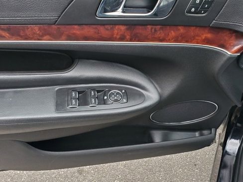 Used 2019 Lincoln MKT AWD image 11