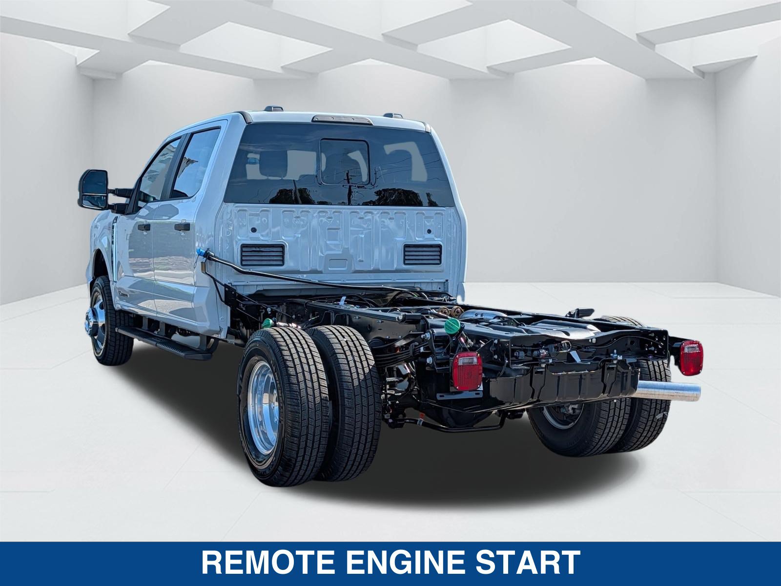 New 2026 Ford F350 XL w/ XL Chrome Package AWD/4WD image 8