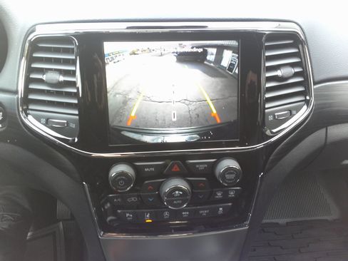 Used 2020 Jeep Grand Cherokee Laredo w/ Quick Order Package 2BN North image 27