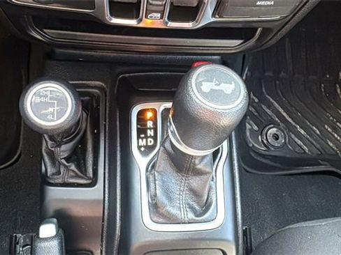 Used 2022 Jeep Wrangler Unlimited Sport image 19