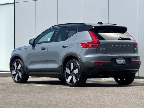 Used 2023 Volvo XC40 Recharge Ultimate AWD/4WD image 3