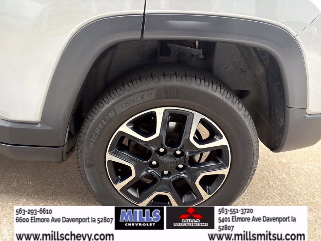 Used 2019 Jeep Compass Trailhawk AWD/4WD image 16