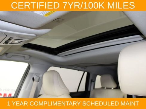 Used 2023 Toyota Highlander XLE AWD/4WD image 30