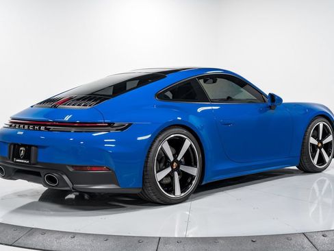 Used 2025 Porsche 911 Carrera RWD image 3