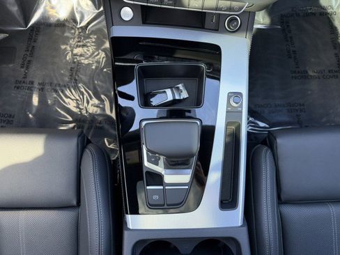 Certified 2025 Audi Q5 2.0T Premium Plus w/ Premium Plus Package image 16