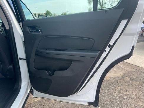 Used 2017 Chevrolet Equinox LS image 18