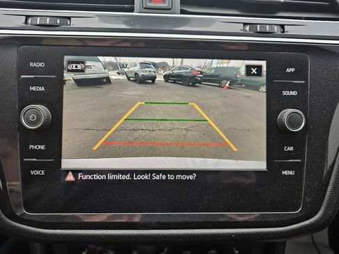 Used 2024 Volkswagen Tiguan SE R-Line image 23