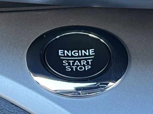 Certified 2022 Ford Explorer XLT w/ Equipment Group 202A image 32