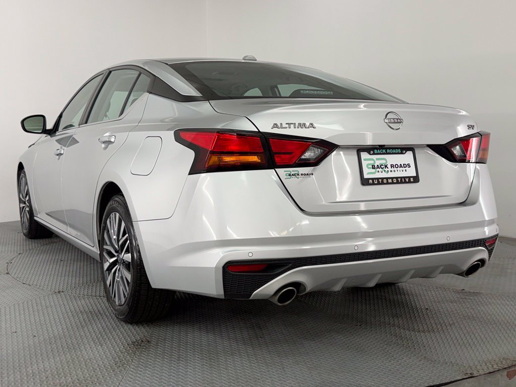 Used 2023 Nissan Altima 2.5 SV w/ SV Premium Package FWD image 7