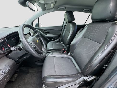 Used 2021 Chevrolet Trax LT AWD/4WD image 13