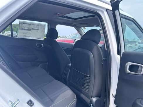 Used 2026 Hyundai Venue SEL FWD image 5