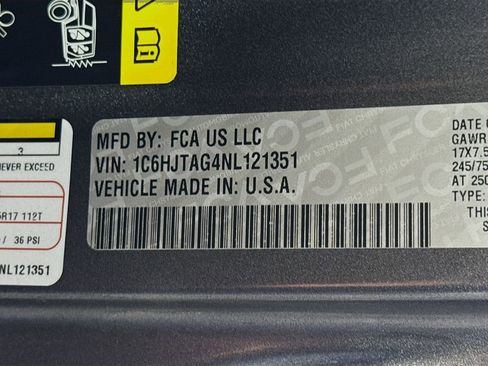 Used 2022 Jeep Gladiator Sport image 37