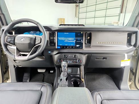 New 2025 Ford Bronco Badlands image 24