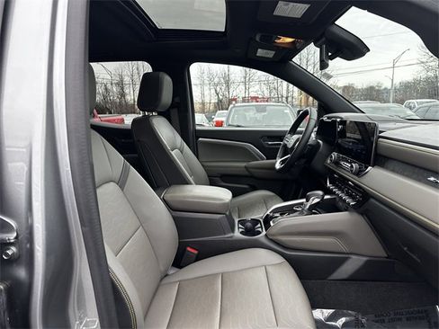 Used 2023 Chevrolet Colorado ZR2 w/ ZR2 Convenience Package III image 34