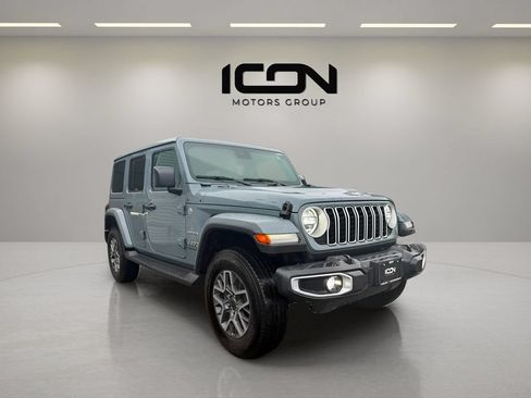 Used 2024 Jeep Wrangler Unlimited Sahara w/ Dual Top Group AWD/4WD image 7