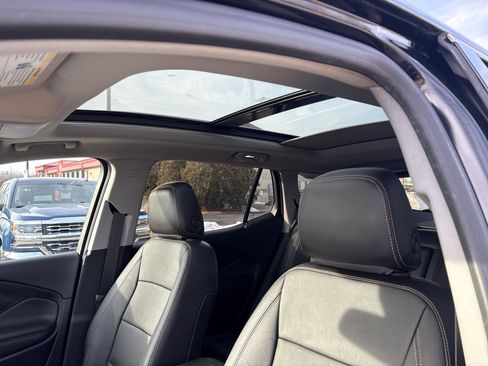 Used 2021 GMC Terrain SLT w/ Infotainment Package II image 26