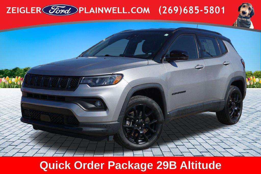 Used 2023 Jeep Compass Latitude AWD/4WD image 1