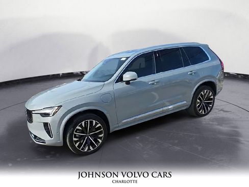 New 2026 Volvo XC90 T8 Plus image 4