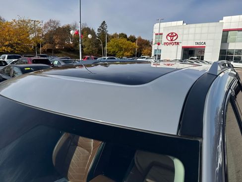 Used 2025 Nissan Pathfinder Platinum w/ Cargo Package image 48