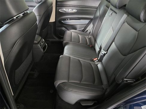 Used 2023 Genesis GV70 2.5T w/ Select Package image 15